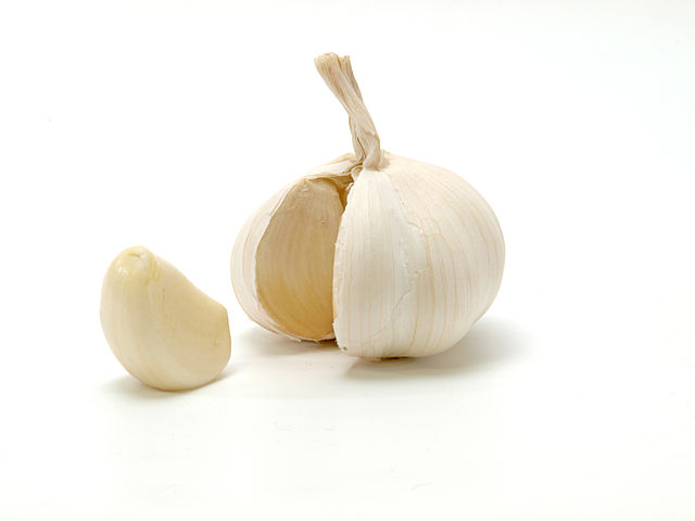 ../../../_images/opened_garlic.jpg